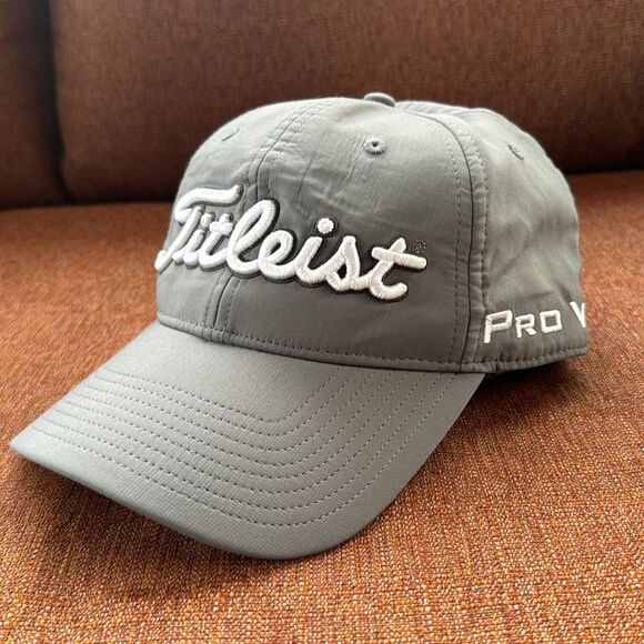 Titleist Golf Pro V1 FJ embroidered adjustable gray hat - Picture 2 of 9